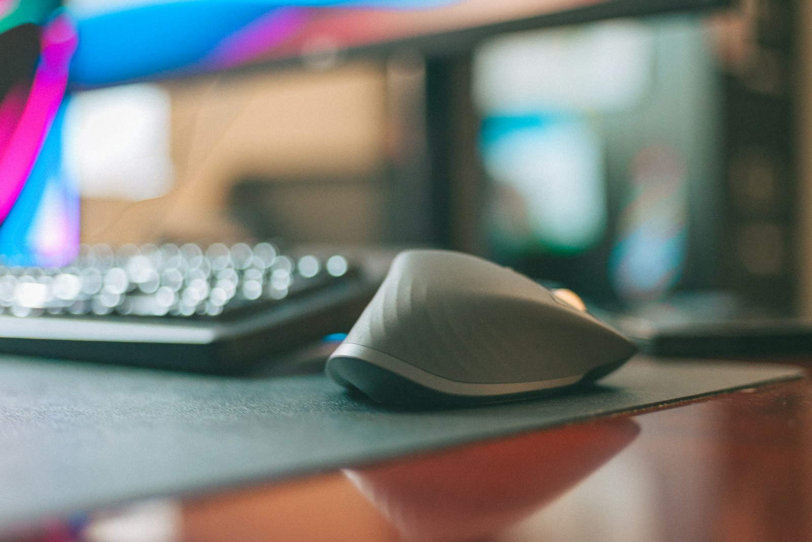 Keyboard Wrist Rest Ergonomics: Height, Placement, and When to Stop Using One | Posture Reminder AI blog