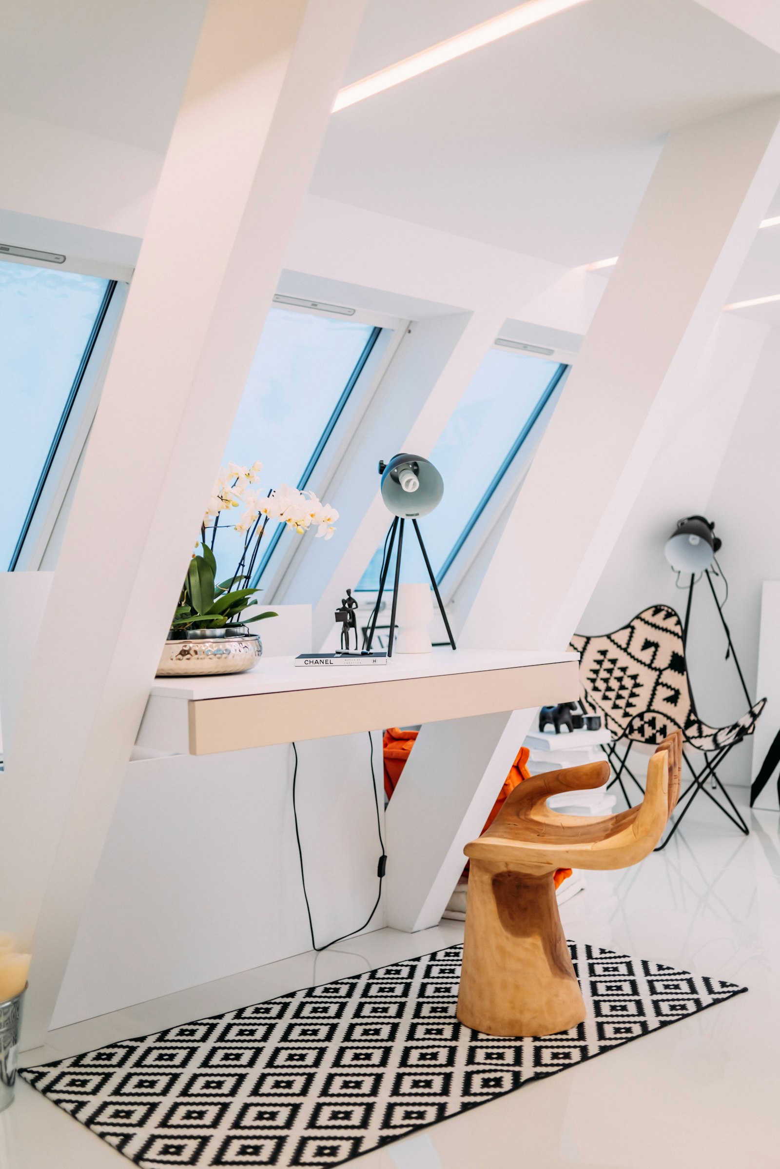 Pregnancy Desk Ergonomics: When Your Chair Stops Feeling Comfortable | Posture Reminder AI