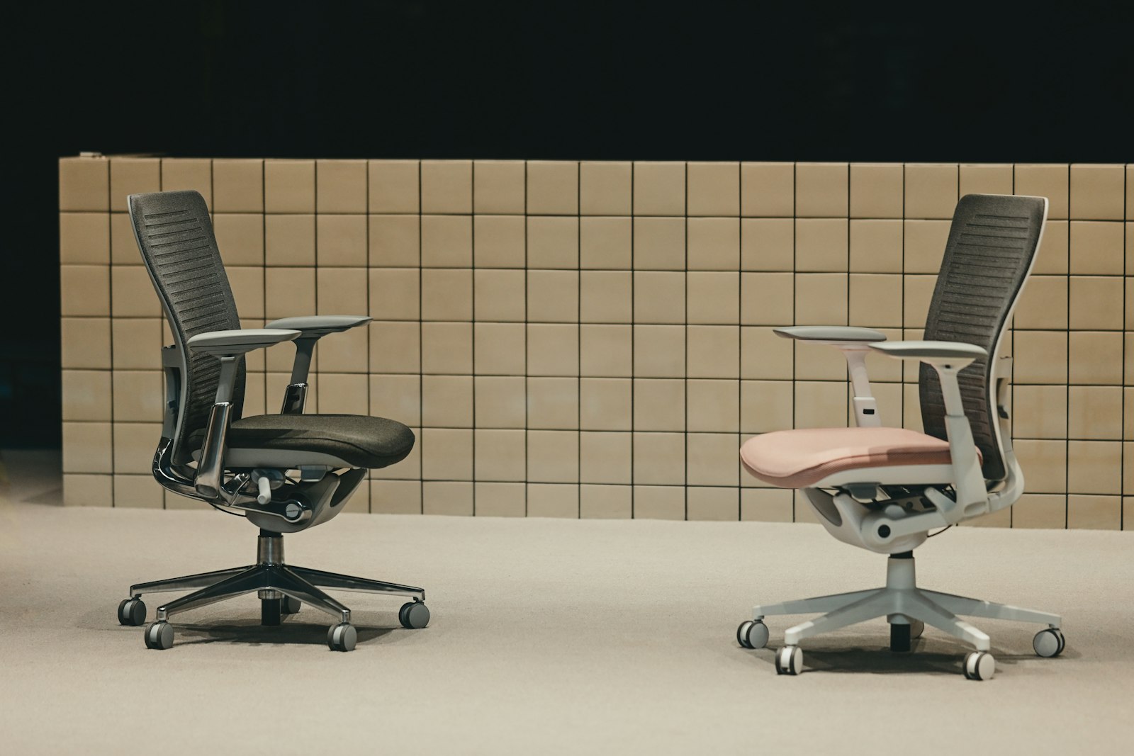 How to Choose an Office Chair for Scoliosis | Posture Reminder AI