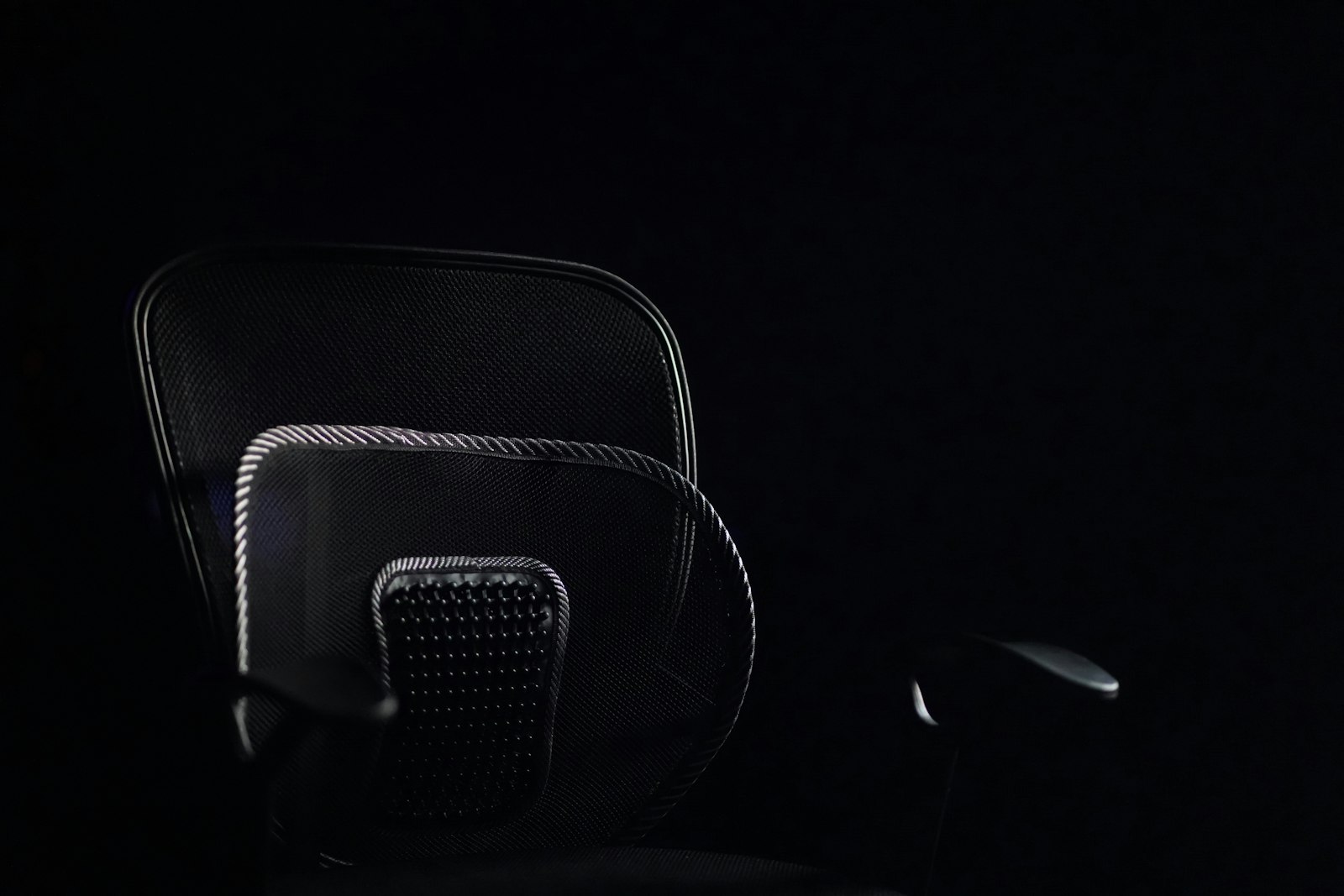 Do You Need an Office Chair Headrest for Neck Pain? | Posture Reminder AI