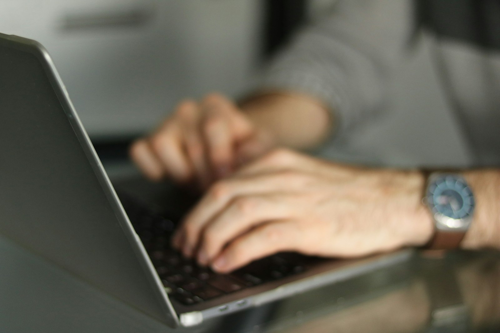 Desk Shrimp Posture: Why You Hunch at Work and How to Stop | Posture Reminder AI
